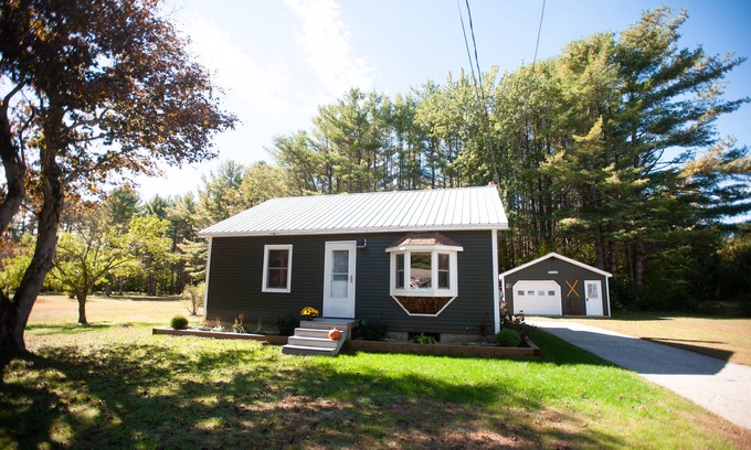 Bethel House | Pet friendly, cozy house in West Bethel close to Sunday River and Mt. Abram.