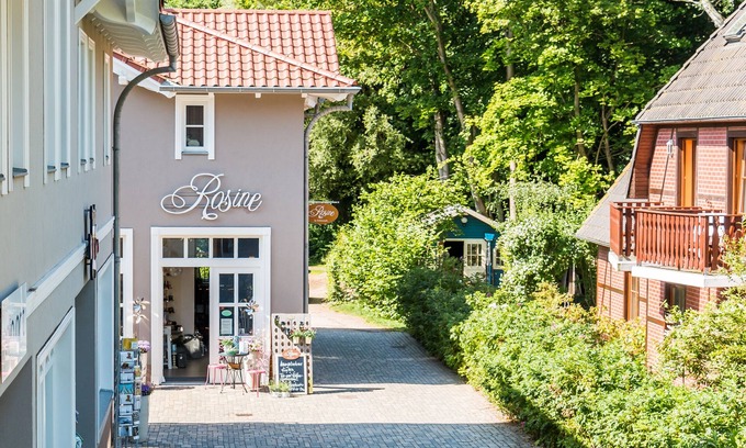 Ostseebad Wustrow Apartment | Pet-friendly near the beach