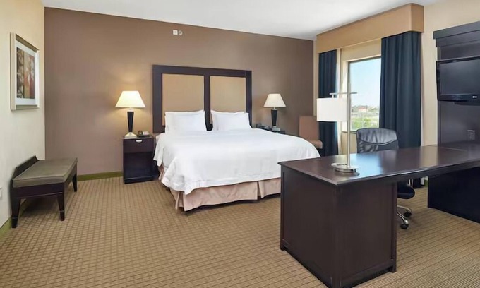 Decatur Hotel | Pet-Friendly Decatur Stay: Modern Rooms, Pool & Breakfast Included