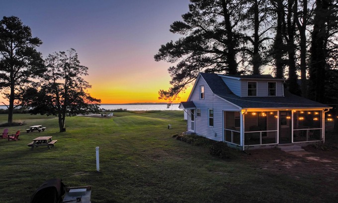 Fishing Creek Cottage | Pet Friendly Delightful Waterfront Cottage on Hoopers Island, MD.