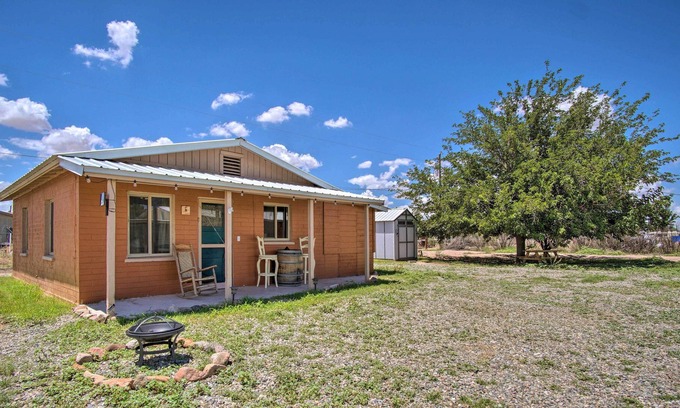 Elfrida House | Pet-Friendly Elfrida Home w/ Porch & Fire Pit