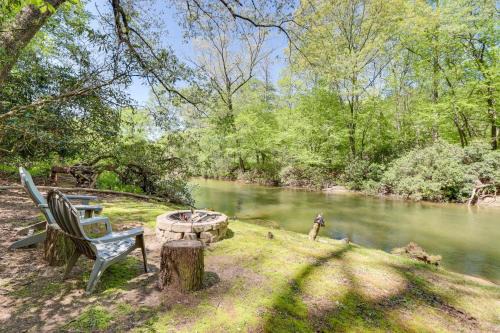 Ellijay House | Pet-Friendly Ellijay Vacation Rental with Hot Tub!