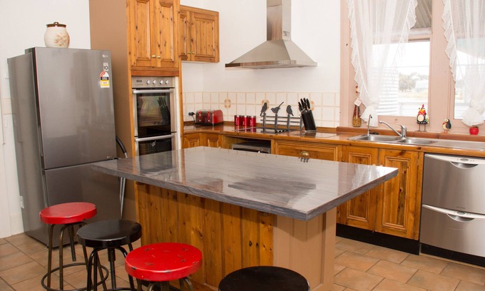 Kimba House | pet friendly Family accommodation min 2 nights