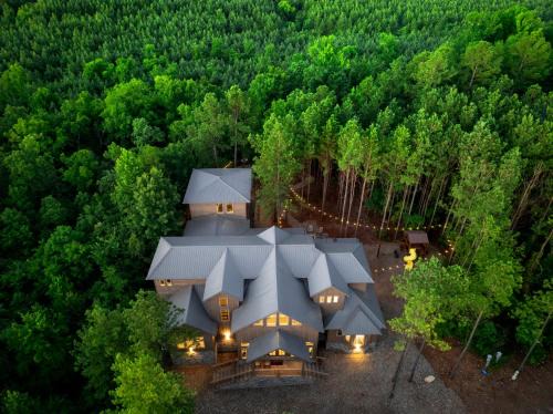 Pickens House | Pet friendly family cabin with firepit creek outdoor kitchen playset & more