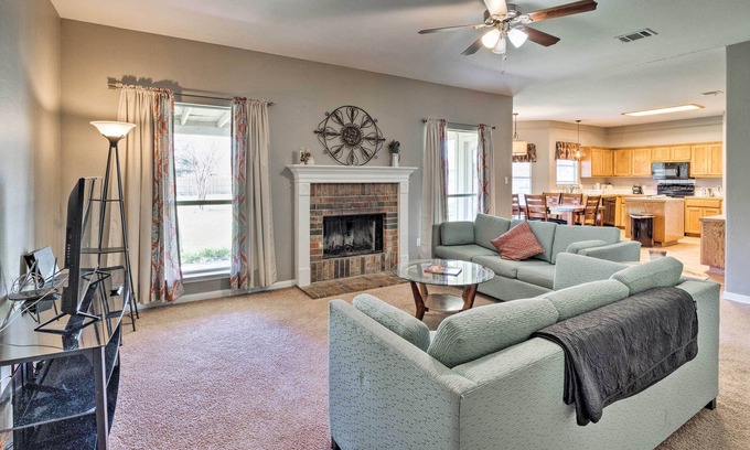 Hutto House | Pet-Friendly Family Home in Hutto w/Private Yard!
