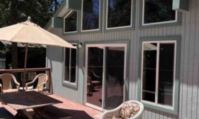 Cold Springs Cabin | Pet friendly, Family Cabin ~ Pinecrest Lake 5 minute drive.