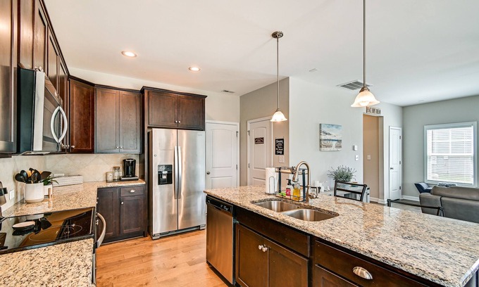 Fayetteville House | Pet-Friendly Fayetteville Home w/ Hot Tub!