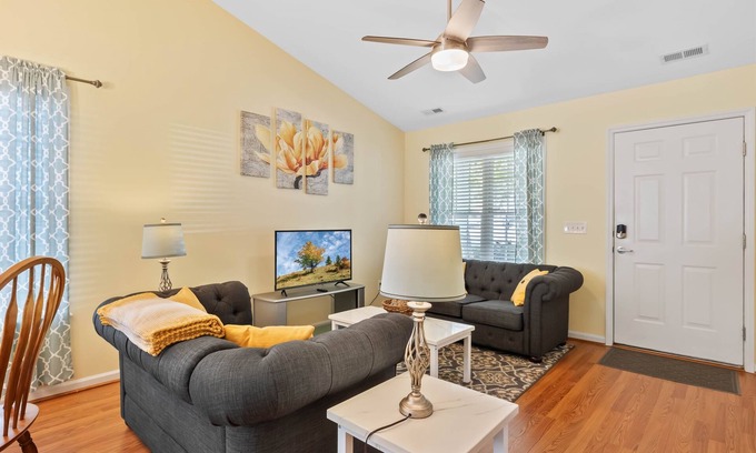 Wake Forest House | Pet Friendly * Fenced Yard * Downtown
