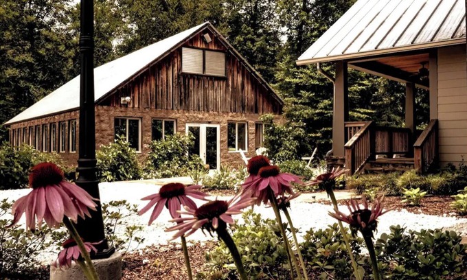 Springville Apartment | Pet-Friendly Fido's Flat + Fishing & Trails