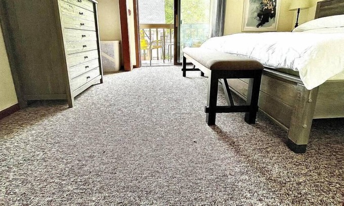Marquette Apartment | Pet friendly/free parking/private entry/secure!