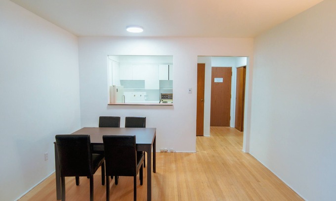 West End Apartment | Pet Friendly Furnished 1 Bedroom @1925 Nelson