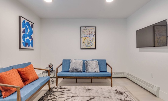 Downtown Vancouver Apartment | Pet Friendly Furnished 2 Bedroom @1425 Haro