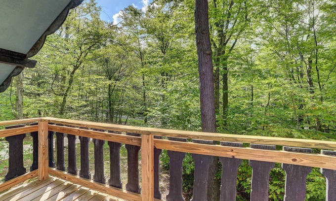 Michaywe Cottage | Pet-friendly Gem: Hike, Fish & Golf in Gaylord