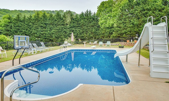 Cleveland House | Pet-Friendly Georgia Home w/Pool Access!