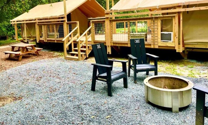 Saluda Cabin | Pet-Friendly Glamping Retreat near Big Bradley Falls and Melrose Falls!