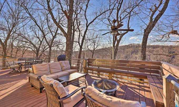 Eucha House | Pet-Friendly Grand Lake House w/Dock & Kayaks!