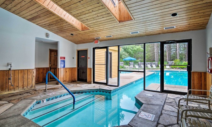 Harbor Springs Cottage | Pet-friendly Harbor Springs Home: Hot Tub + Pool!