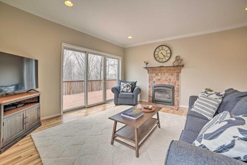 Harbor Springs House | Pet-Friendly Harbor Springs Home Hot Tub and Pool!