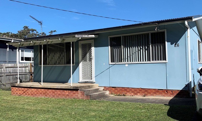 Culburra Beach Cottage | Pet friendly holiday cottage close to beach and river.