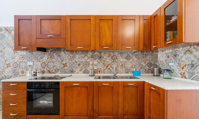 Cannole House | Pet-Friendly Holiday Home Domus Giorgia - Tredomus with Shared Garden