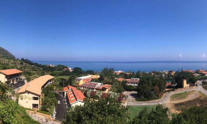 Piraino House | Pet-Friendly Holiday Home Calanovella Mare with Garden & A/C