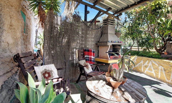 Fasnia House | Pet-Friendly Holiday Home Casas Cueva Alfer 2 with Sea View, Garden & Wi-Fi