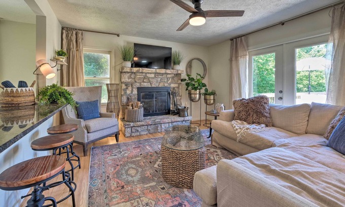 Linden House | Pet-Friendly Home in Heart of Wine Country!