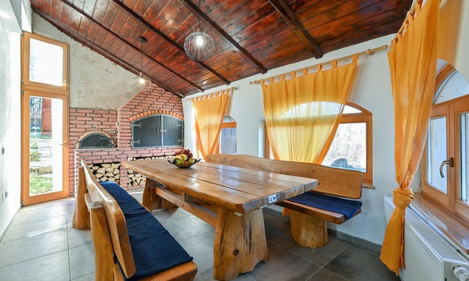 Ivanec House | Pet friendly home in Ivanec with WiFi