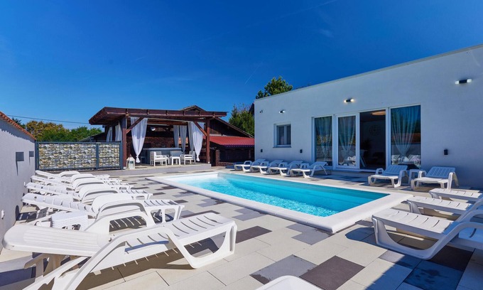 Kapela House | Pet friendly home in Kapela with sauna