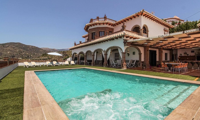 Torrox House | Pet friendly home in Malaga