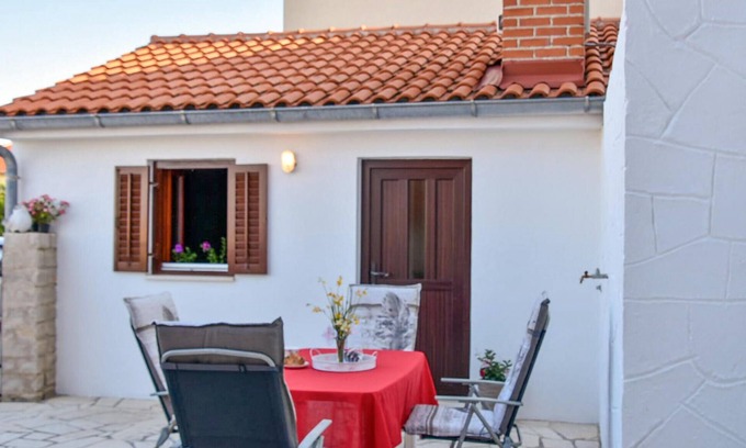 Nin House | Pet friendly home in Nin with kitchen
