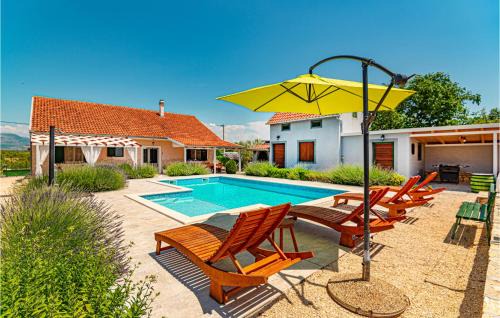 Drnis House | Pet Friendly Home In Pakovo Selo With Wifi