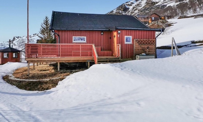 Masy House | Pet friendly home in Snefjord with sauna