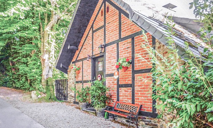 Walk House | Pet friendly home in Waimes with WiFi