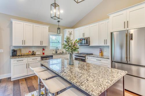 Loris House | Pet-Friendly Home with Patio in Loris!