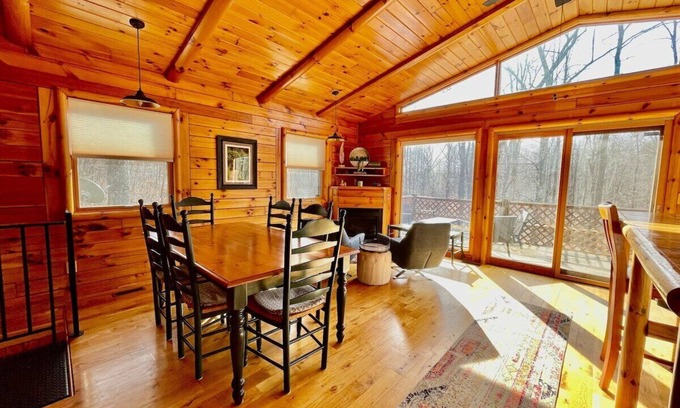 McArthur Cabin | Pet friendly, hot tub, no cleaning fee special!