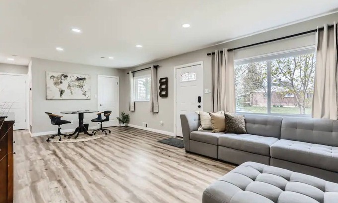 Alta Vista Area House | Pet friendly house near mountains, ski resorts with 4bds/3baths, office & patio
