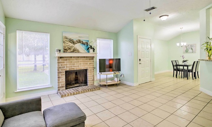 Clodine House | Pet-Friendly Houston Home, 18 Mi to Downtown!