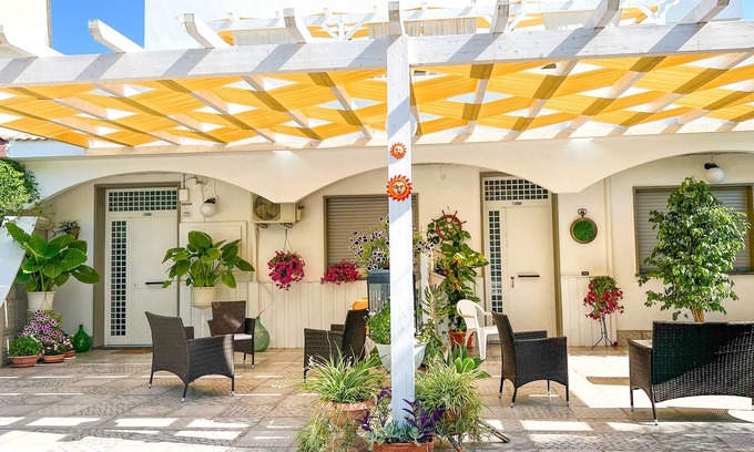 Leporano House | Pet-Friendly Holiday Home "A casa di Pietro Tre" with Sea View, Garden & Wi-Fi