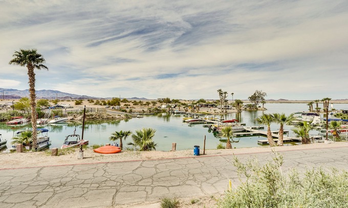 Lake Havasu City Cottage | Pet-friendly Lake Havasu City Home w/Fire Pit!