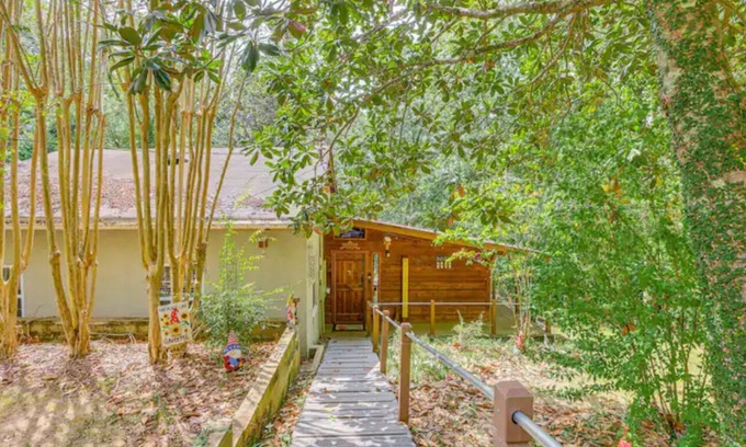 Titus Cottage | Pet Friendly -Lake Access- Single nights available