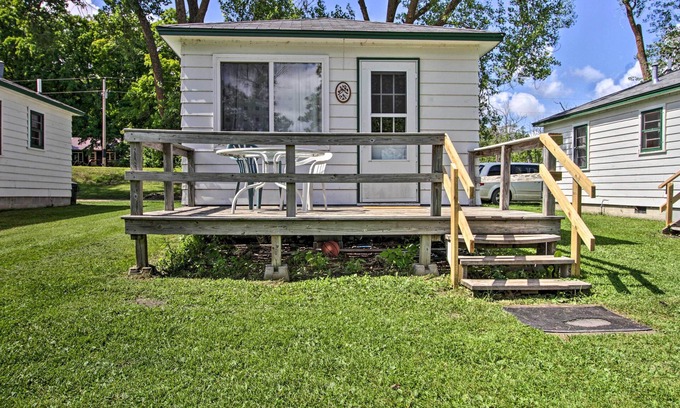 Dent Cabin | Pet-Friendly Lake Cabin: Boat Rentals & Dock!