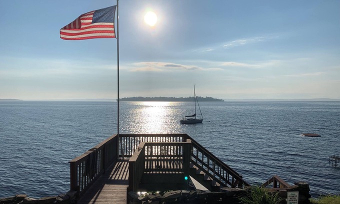 Plattsburgh House | Pet Friendly Lake Front Getaway On Lake Champlain, Plattsburgh NY