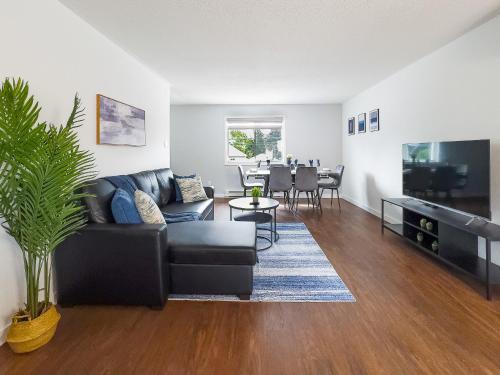 Bobcaygeon Apartment | Pet-Friendly Large 3-Bedroom - Bobcaygeon