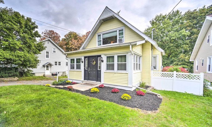 Latham House | Pet-Friendly Latham Retreat ~ 7 Mi to Albany!