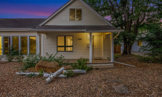 Loveland House | Pet-Friendly Loveland Charmer Perfect Location