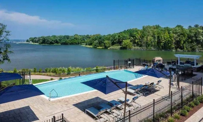 Great Neck Apartment | Pet-Friendly, Luxury Full-Amenities Apartment in Great Neck