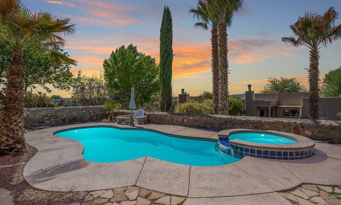 Las Cruces House | Pet Friendly Luxury Retreat W/Heated Pool & Spa