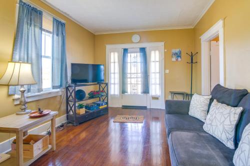 Vollintine-Evergreen House | Pet-Friendly Memphis Home - 4 Mi to Downtown!