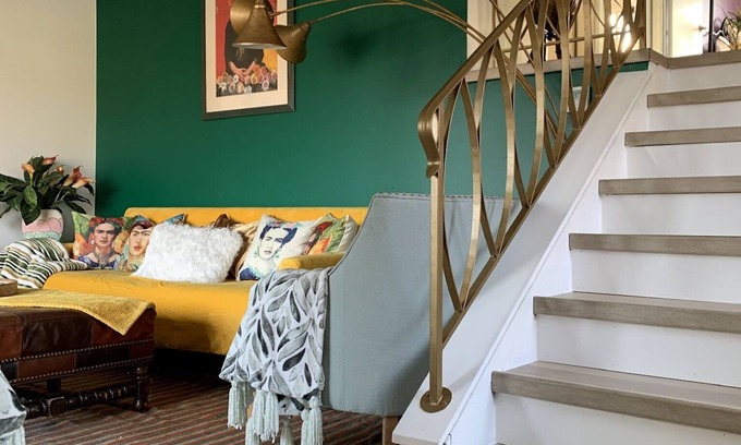 Wood Dale House | Pet Friendly, Near O’Hare, Fenced in, Cheerful Frida & Diego Home, up to 6 ppl